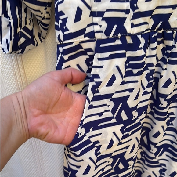 DR2 Blue and White Patterned Dress with Pockets - Picture 5 of 9